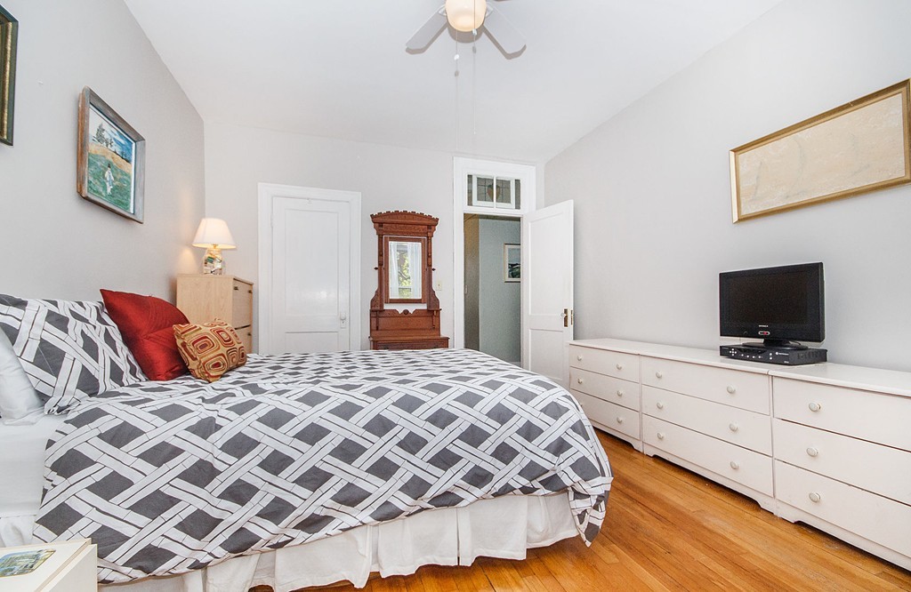 61 Thatcher Street, Unit 3 Brookline, MA 02446 - Photo 5 of 22