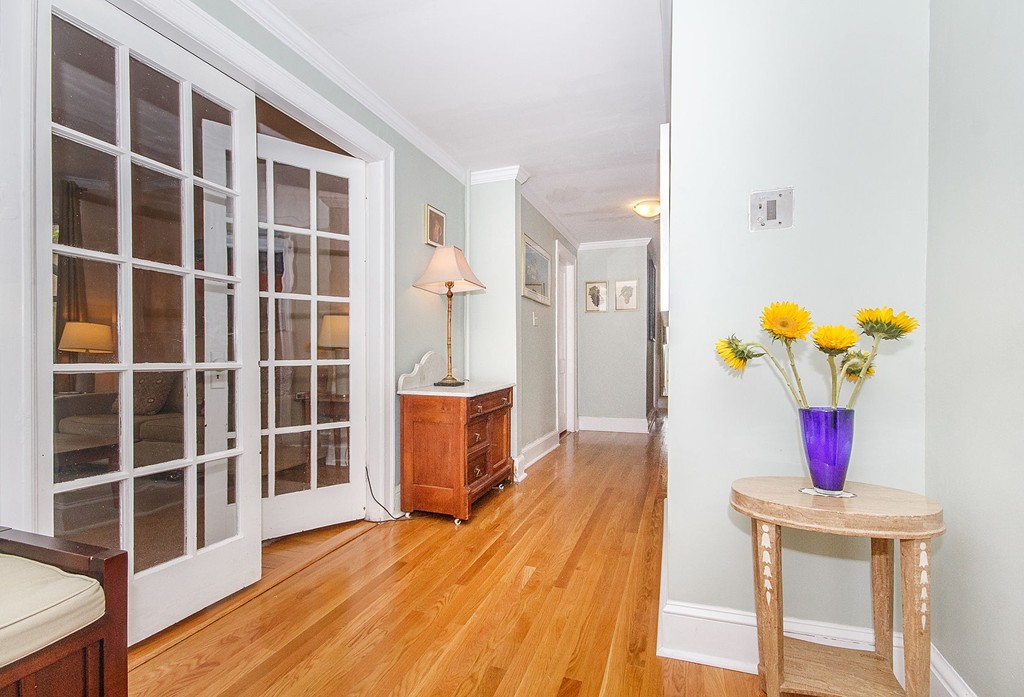 61 Thatcher Street, Unit 3 Brookline, MA 02446 - Photo 6 of 22