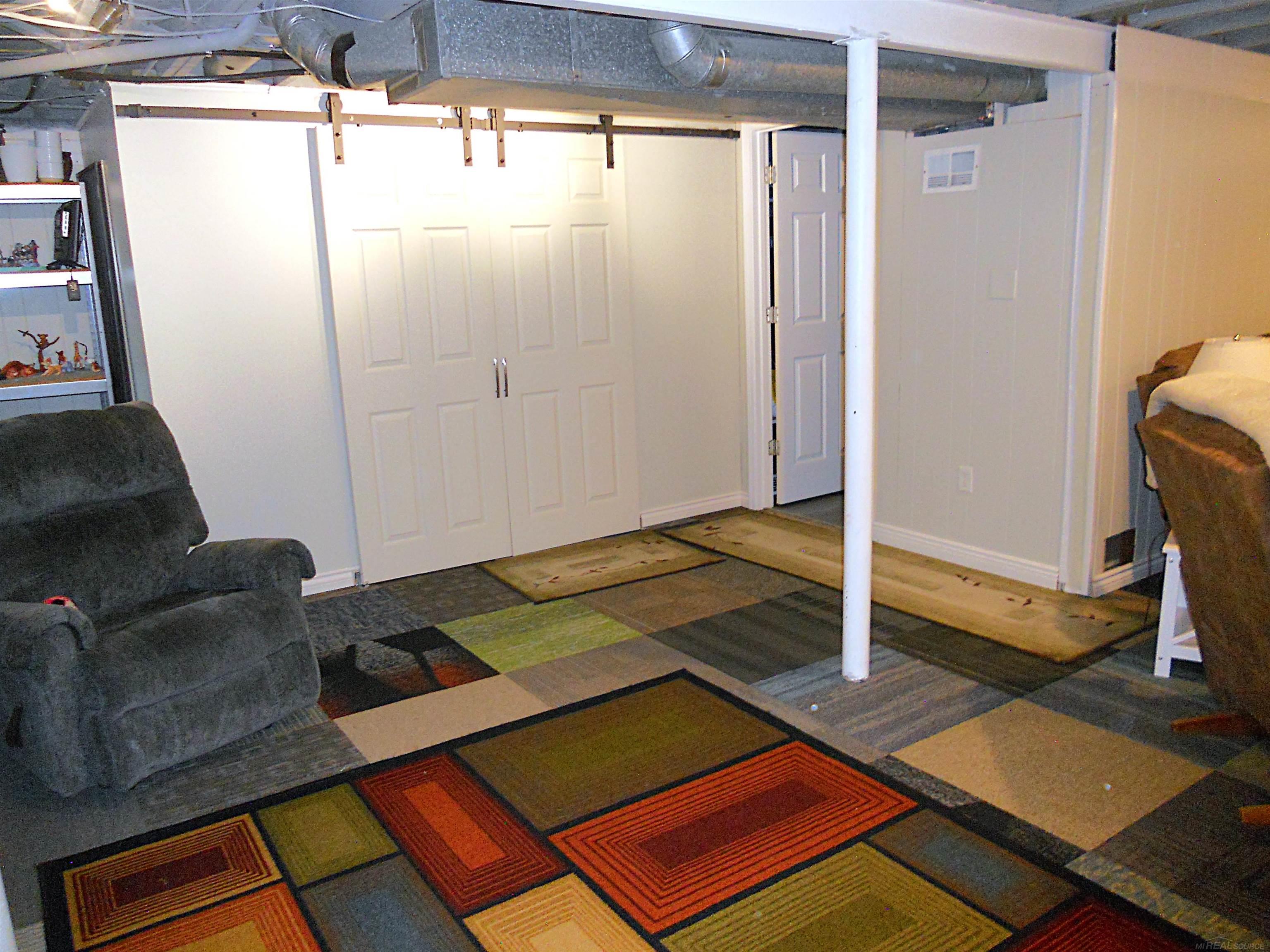 625 Rewold Drive Rochester, MI 48307 - Photo 48 of 69 50213110-b40bc638-1177-426a-9aee-0274363d574e.JPG