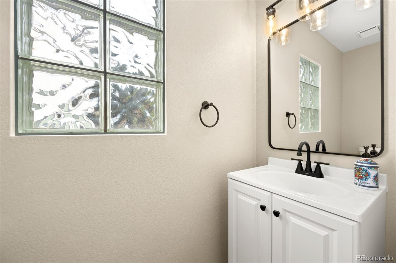1509 Spring Water Place Highlands Ranch, CO 80129 - Photo 16 of 37 Gallery Image 16