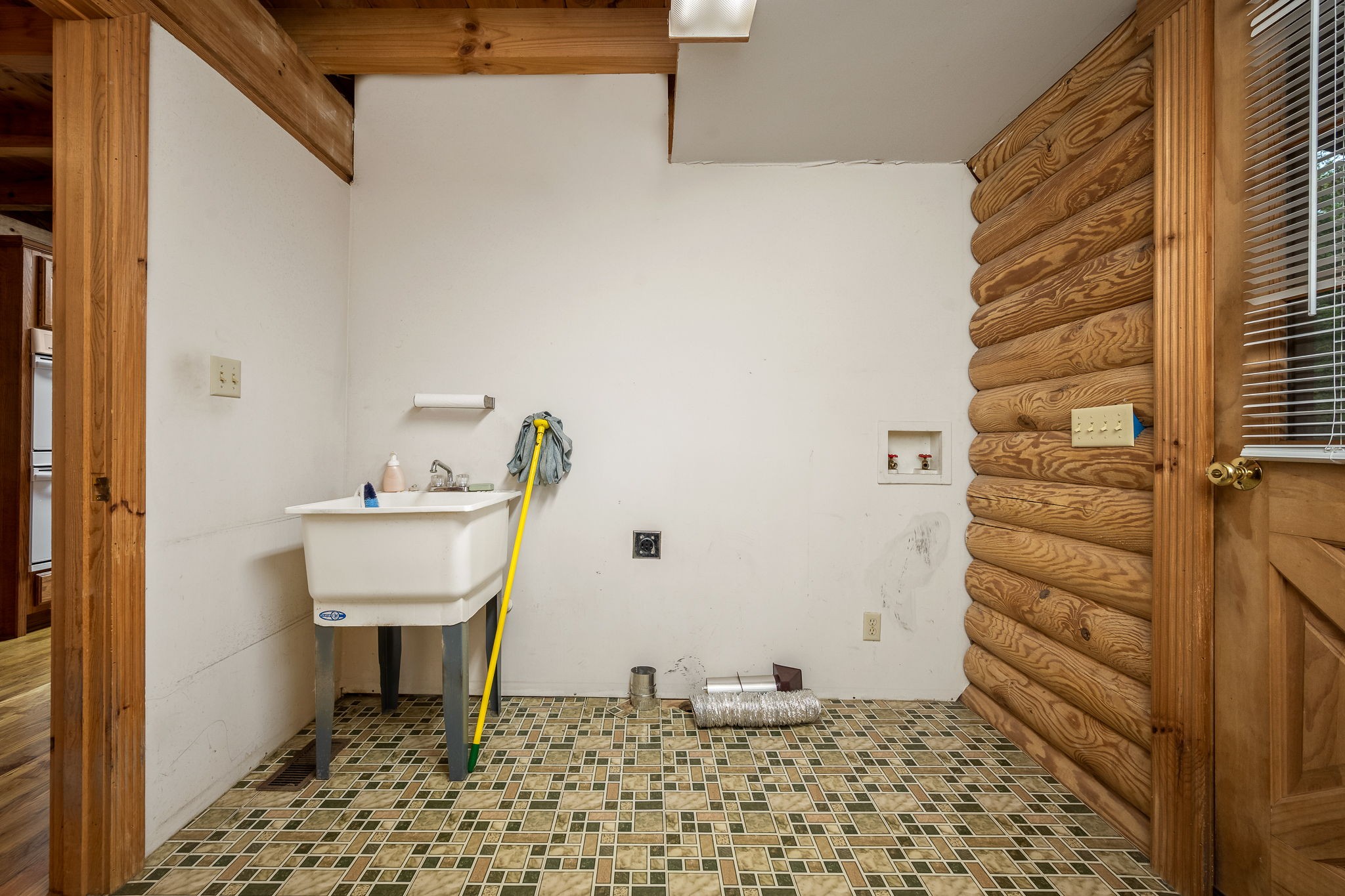 9203 Cobb Road Christiana, TN 37037 - Photo 53 of 96 a bathroom with a sink toilet and shower