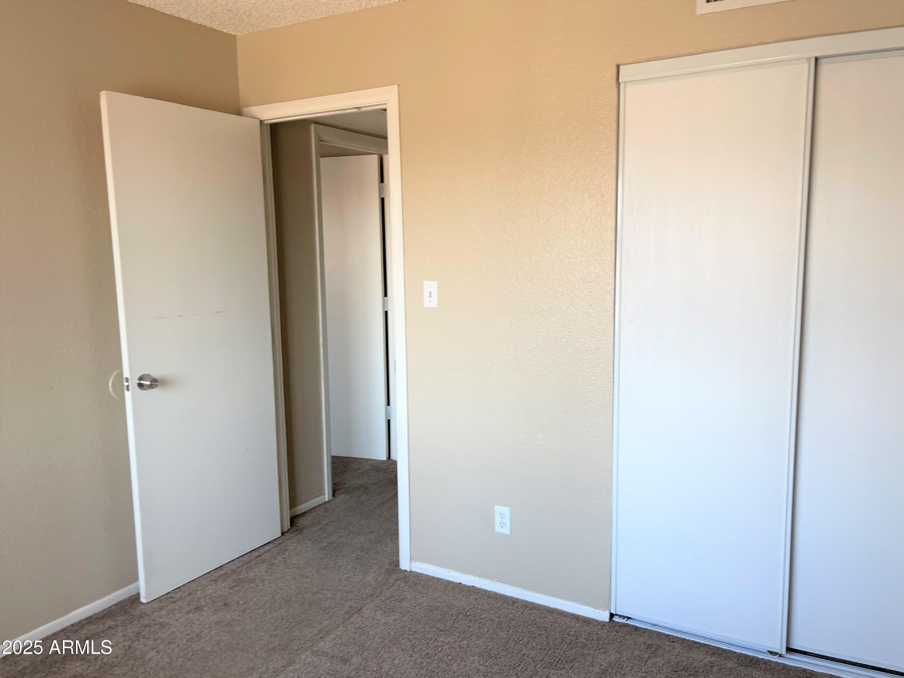 4514 East Riverside Street Phoenix, AZ 85040 - Photo 8 of 12 IMG_8575