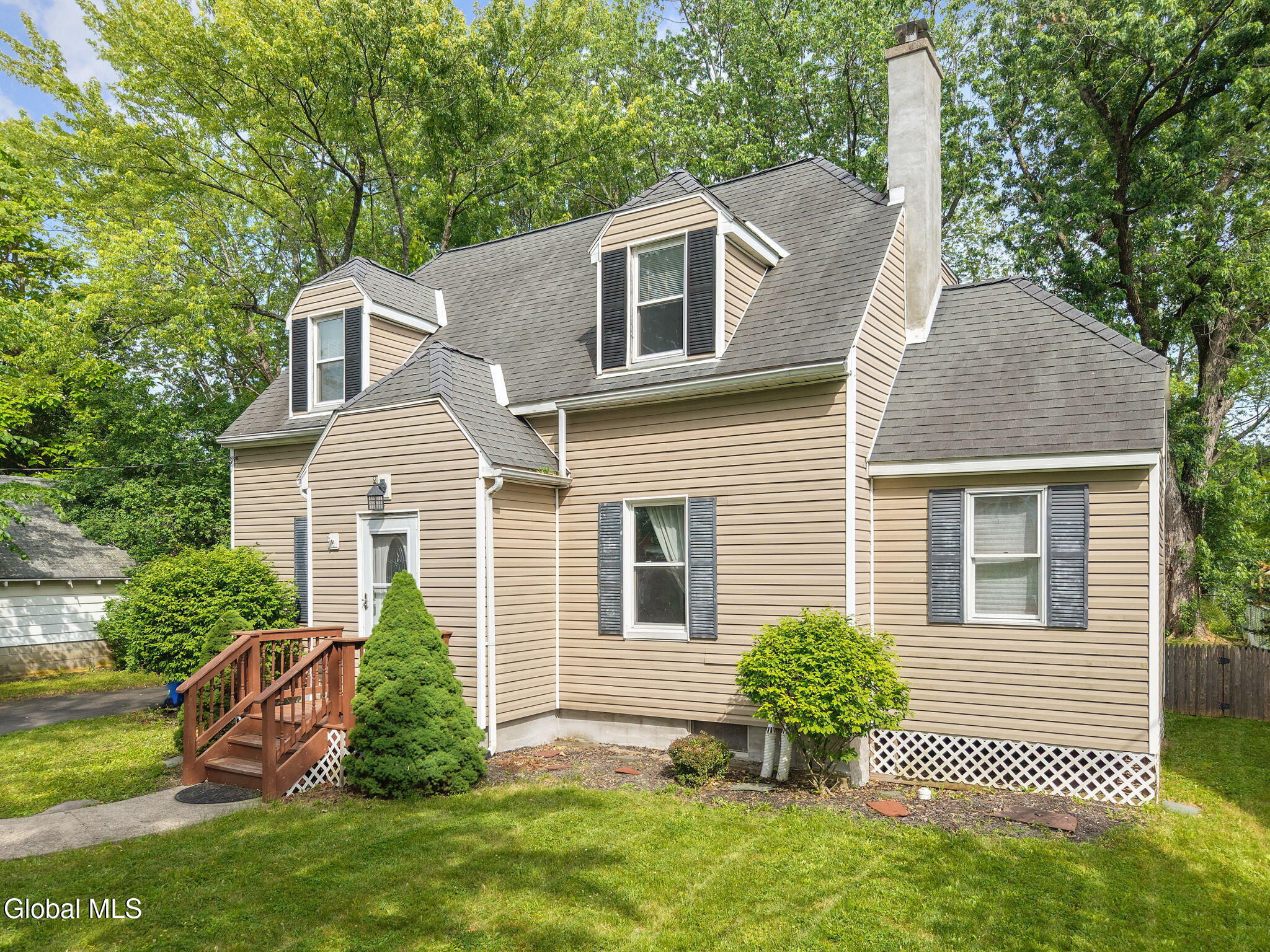 102 Delaware Avenue Rensselaer, NY 12144 - Photo 3 of 56 3