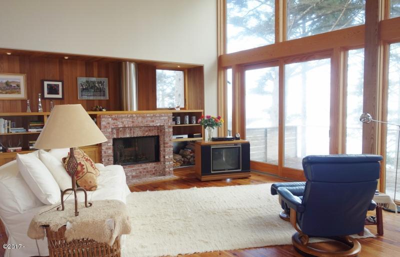 50007 South South Beach Point Road Neskowin, OR 97149 - Photo 15 of 31 Walker 019 (800x514)