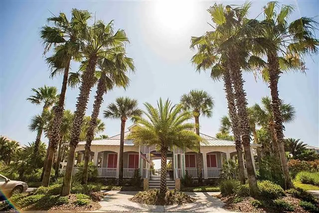 a picture of a wall with a white wall