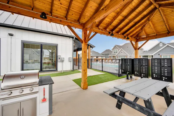 $2,025 | 10105 Danielson Grv Drive, Fort Worth, TX 76108