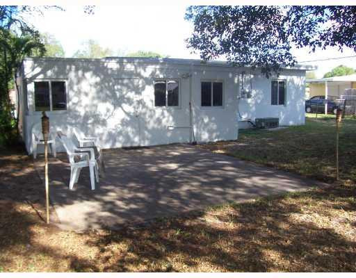 38 Allen Road Hollywood, FL 33023 - Photo 5 of 10 Yard/Garden