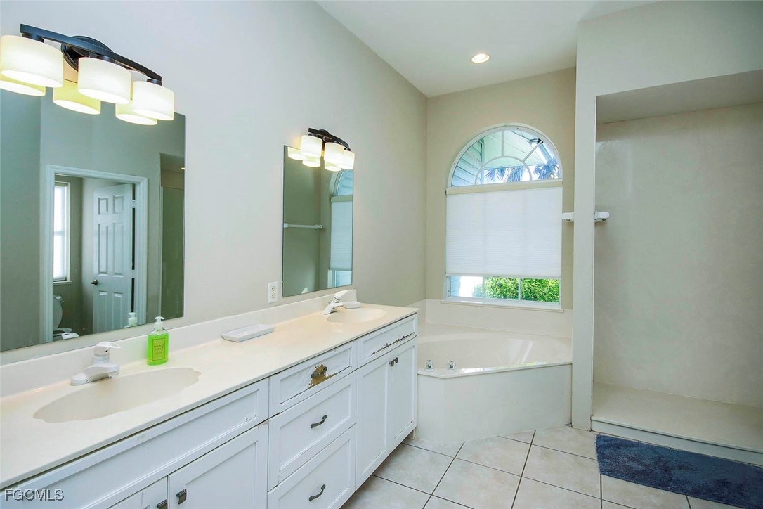 717 Gopher Walk Way Sanibel, FL 33957 - Photo 18 of 39