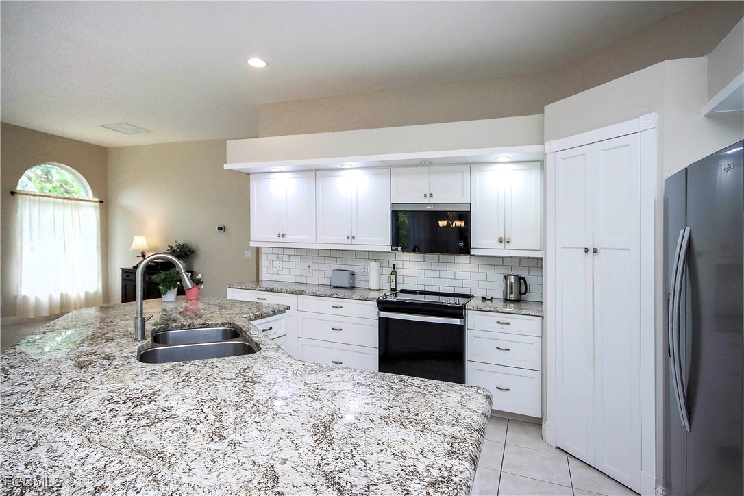 717 Gopher Walk Way Sanibel, FL 33957 - Photo 8 of 39