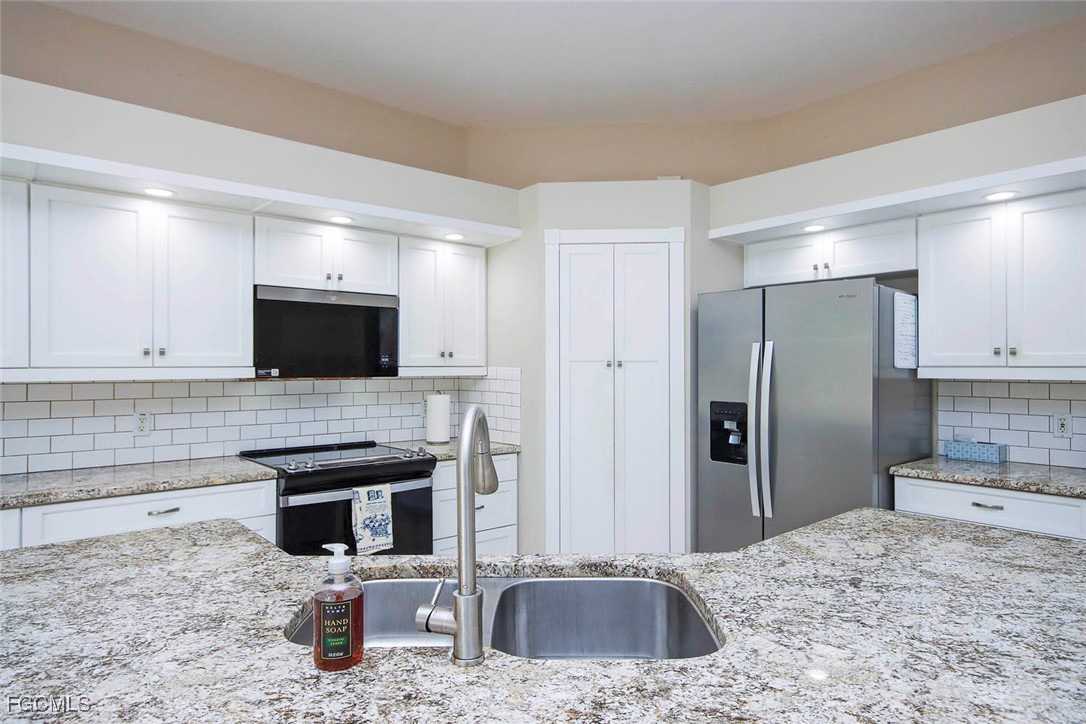 717 Gopher Walk Way Sanibel, FL 33957 - Photo 9 of 39