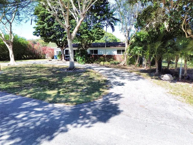 $3,900 | 11341 Southwest 93rd Street, Unit 11341, Miami, FL 33176