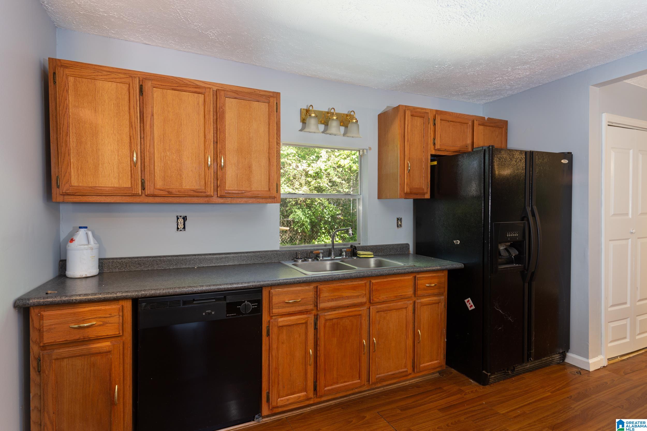 105 Maple Street Anniston, AL 36201 - Photo 2 of 28