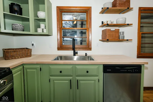 $249,900 | 1945 Danbury Drive, Indianapolis, IN 46231