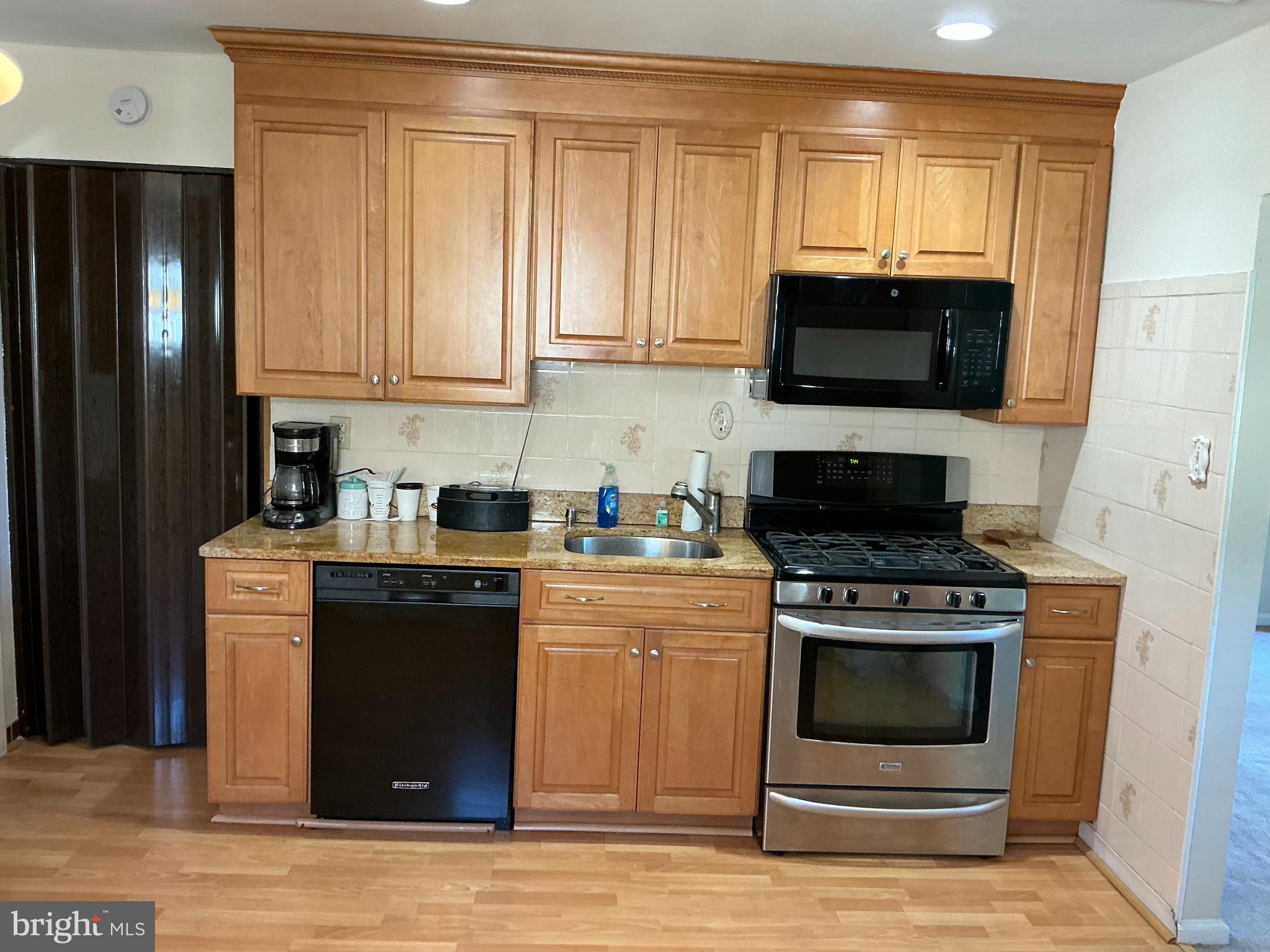 19 Paul Road Maple Shade, NJ 08052 - Photo 6 of 23
