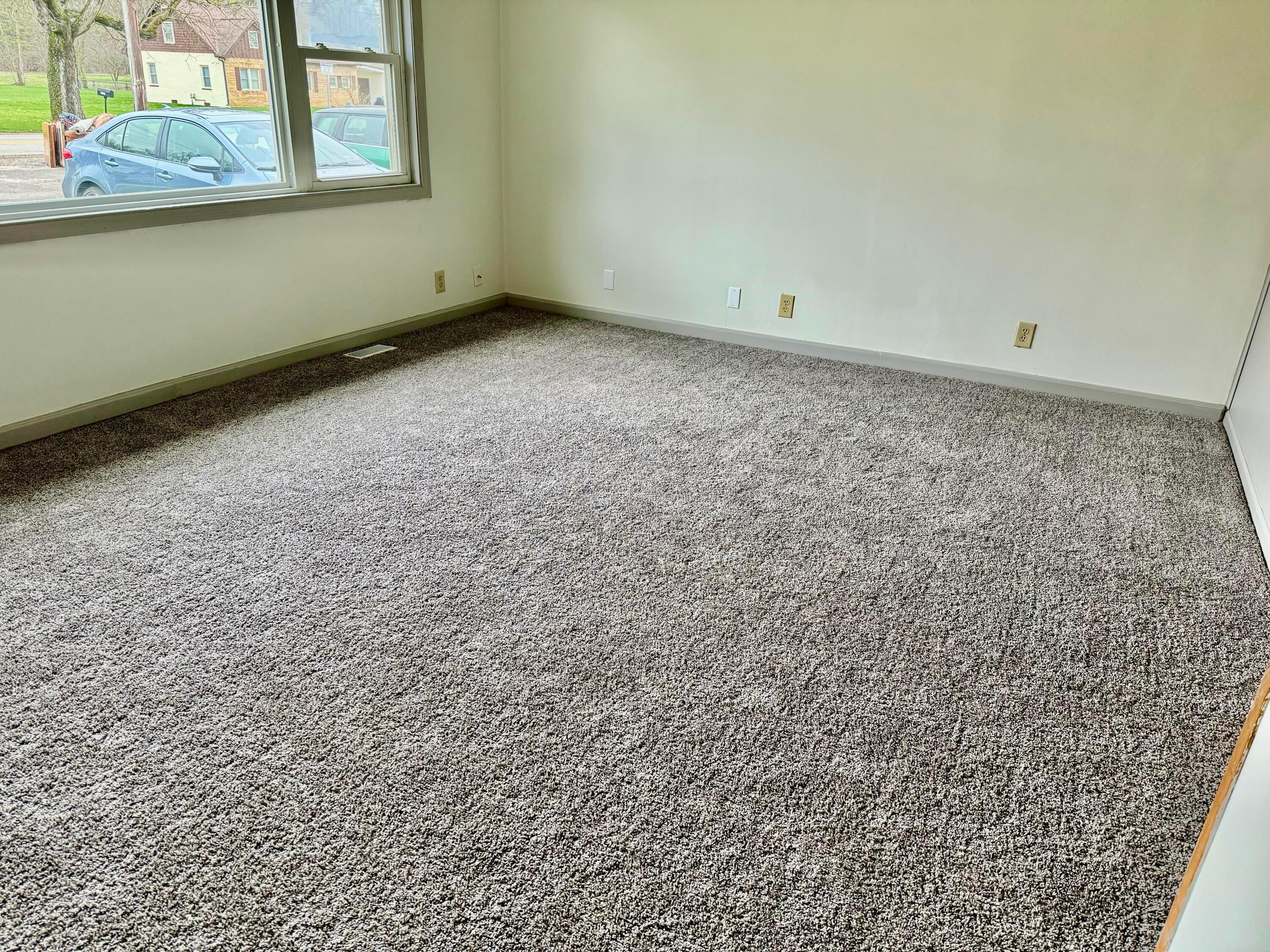 1015 Hart Road Columbus, OH 43223 - Photo 8 of 34 All new carpet!