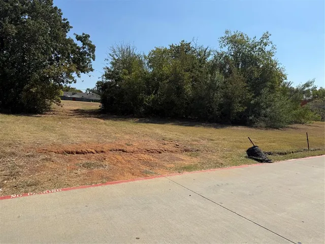 $800,000 | 710 North Industrial Boulevard, Euless, TX 76039