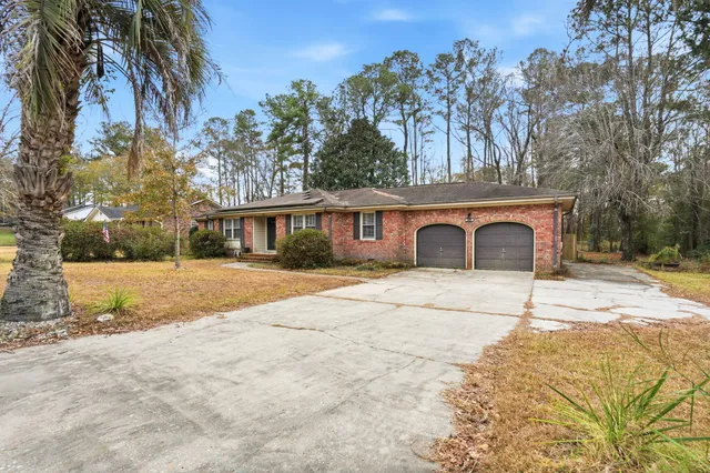 $305,000 | 210 Pointer Drive, Summerville, SC 29485