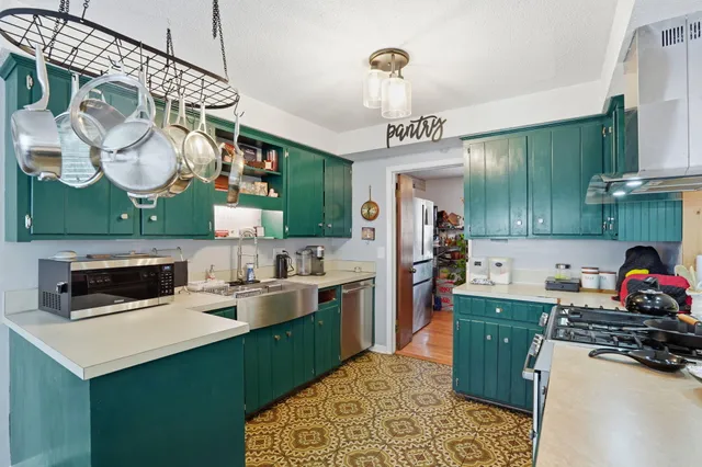 $305,000 | 210 Pointer Drive, Summerville, SC 29485