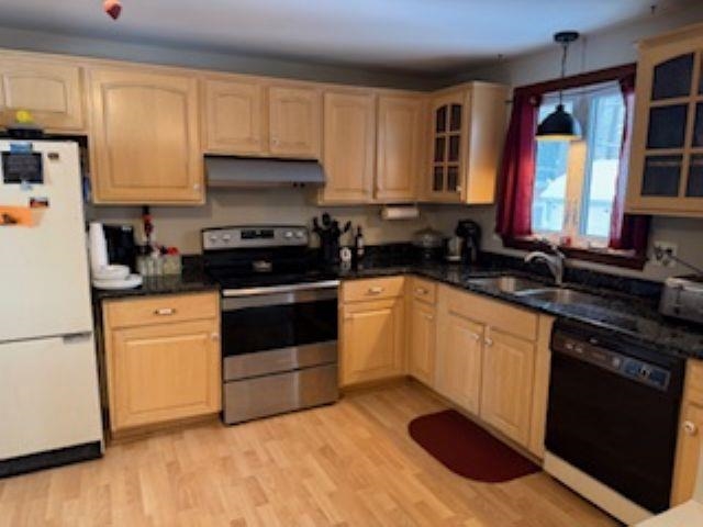 415 Pickering Street Manchester, NH 03104 - Photo 6 of 30