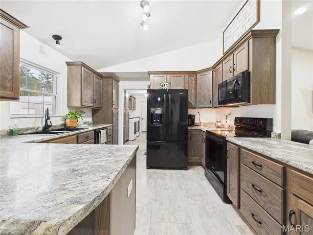 $542,500 | 139 County Road 425, Poplar Bluff, MO 63901