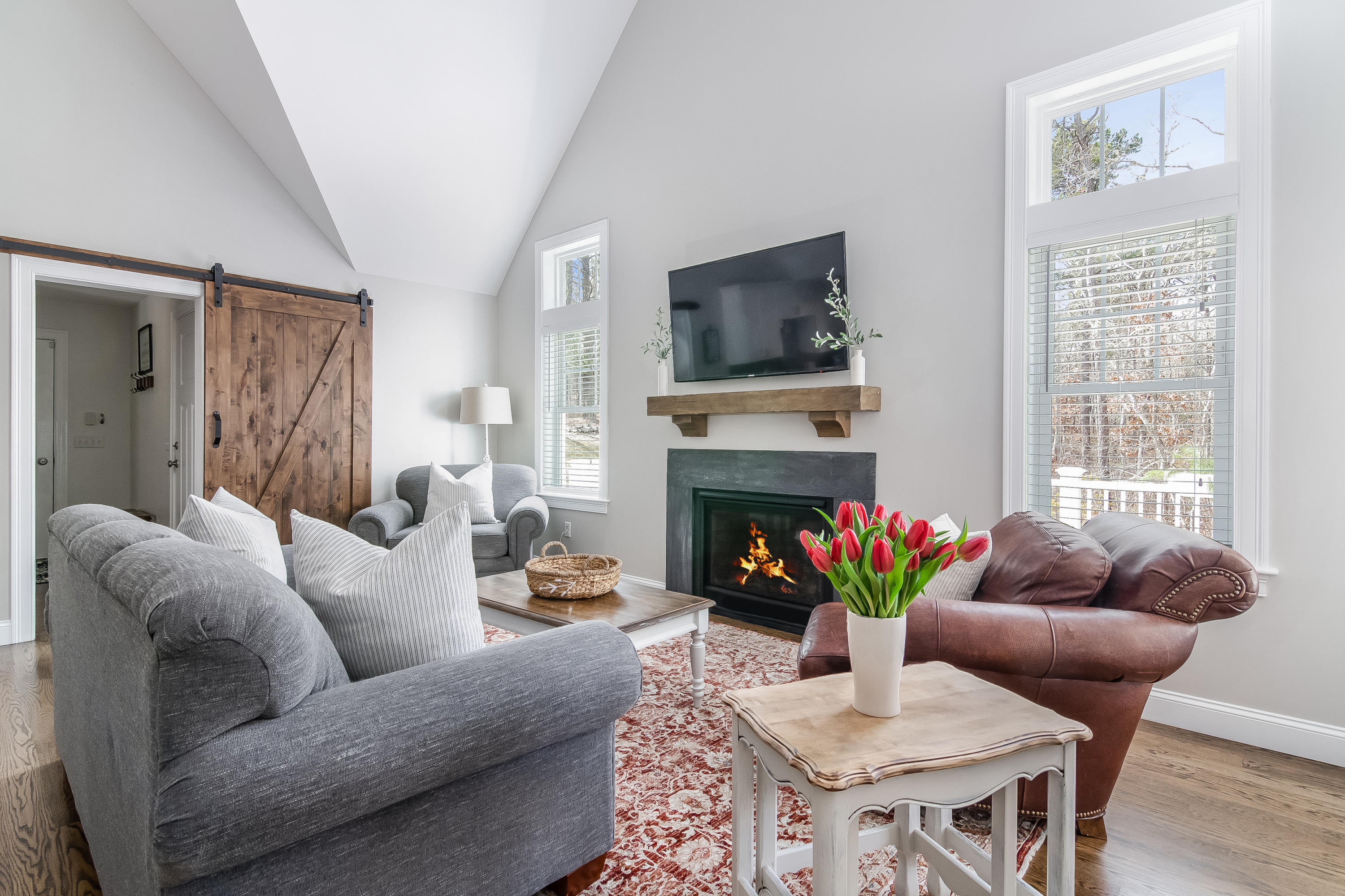 006-photo-living-room-6868822