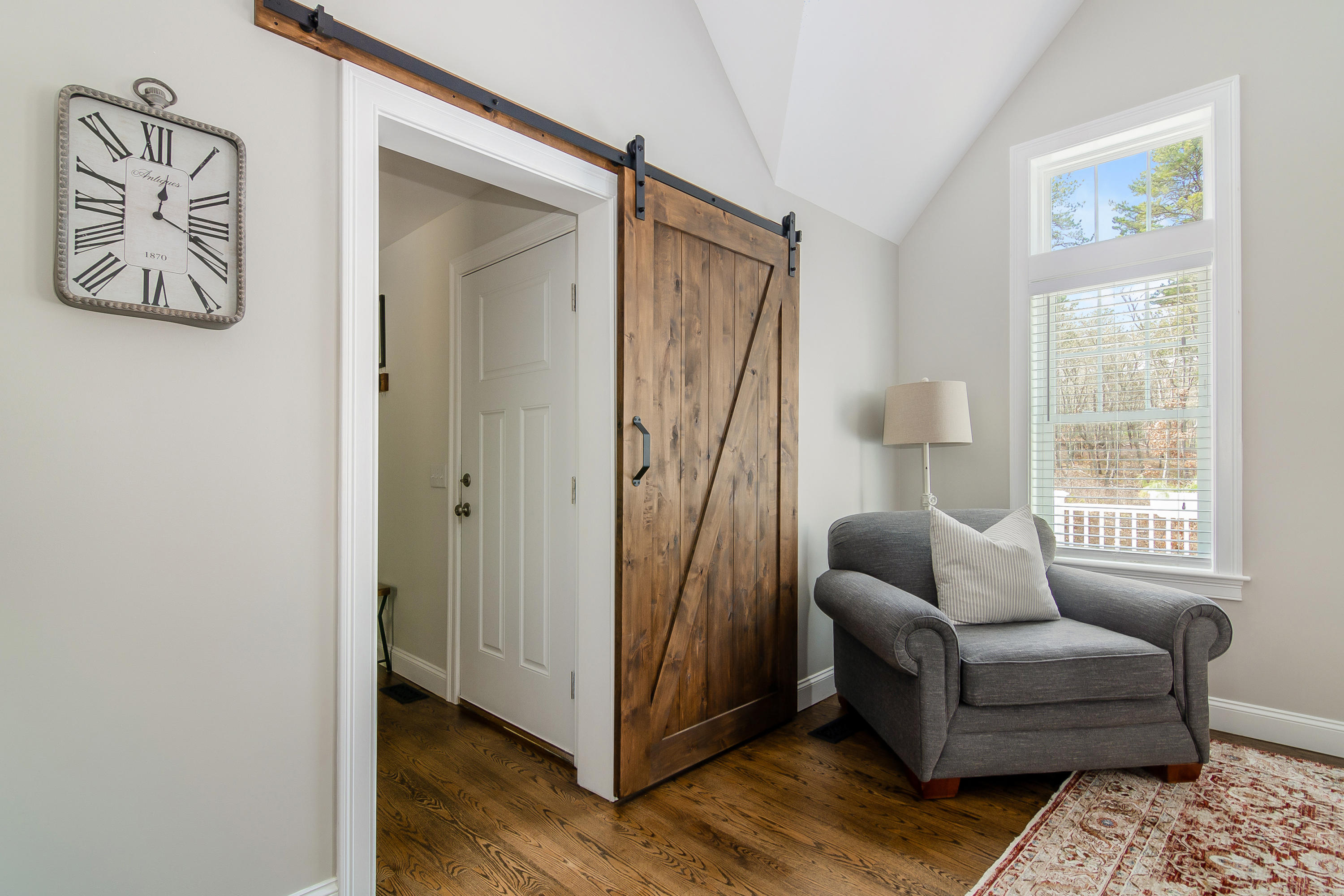 555 Old Mill Road Osterville, MA 02655 - Photo 8 of 33 007-photo-living-room-6871132