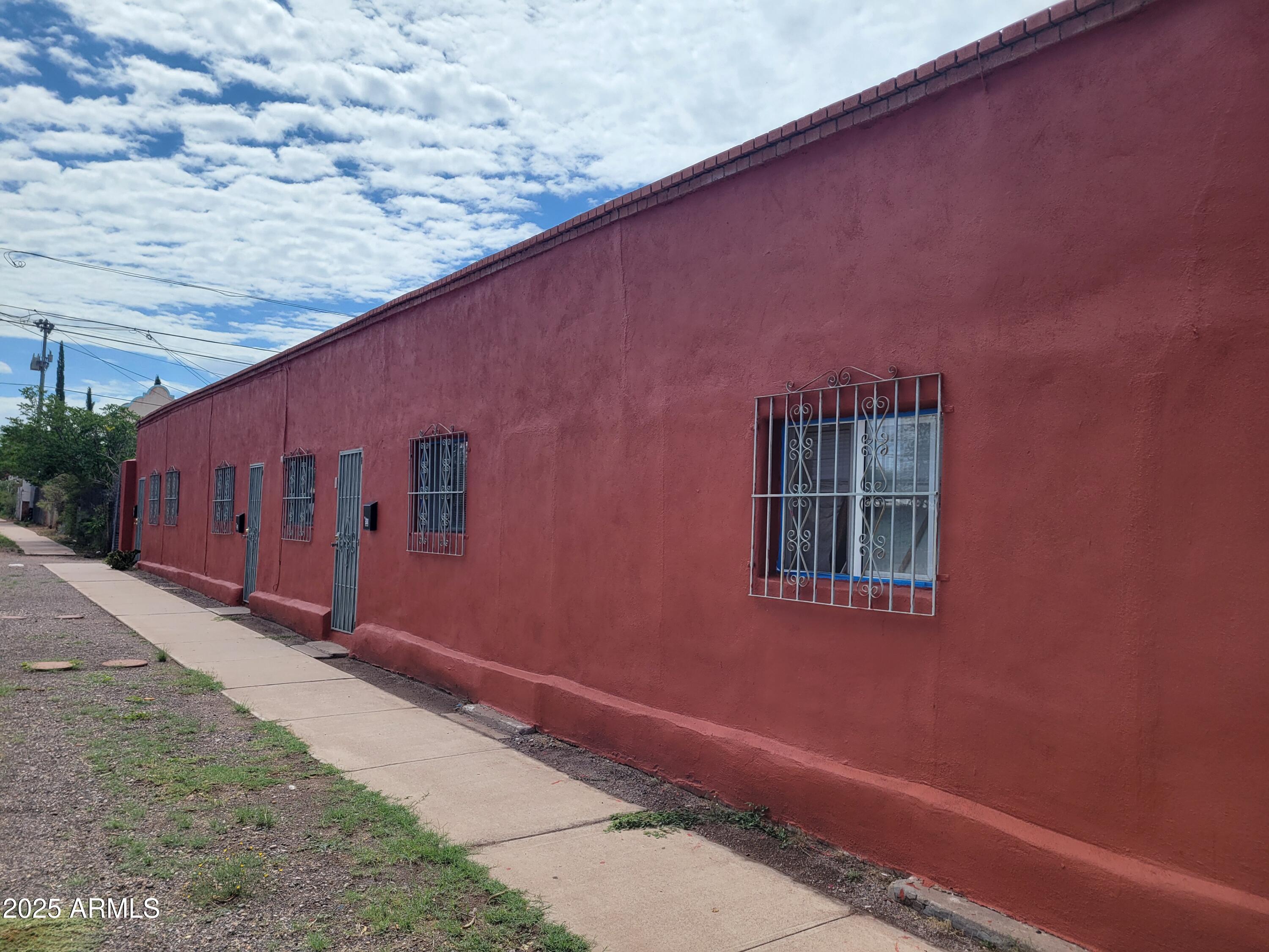 335 North G Avenue Douglas, AZ 85607 - Photo 2 of 20