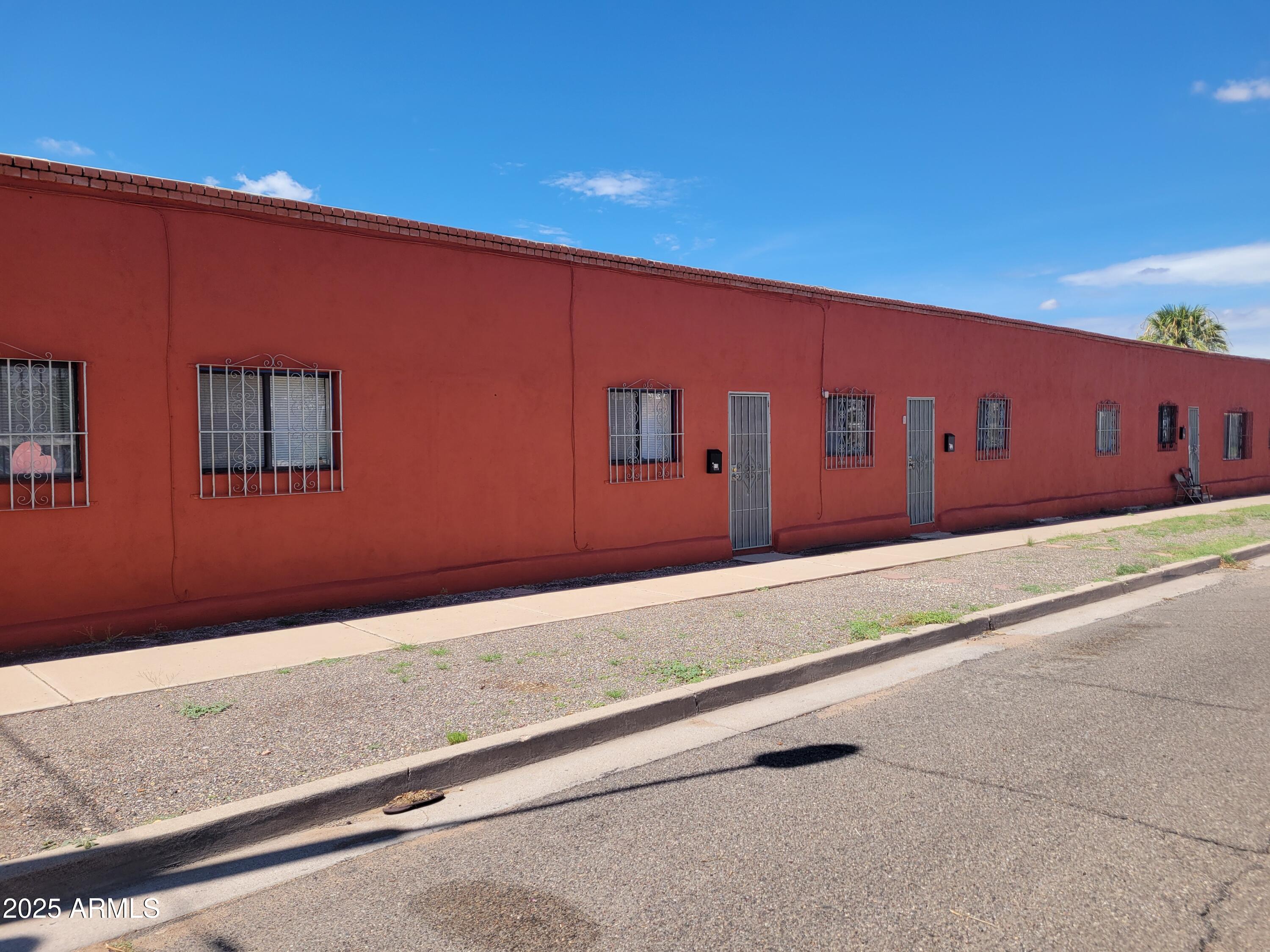 335 North G Avenue Douglas, AZ 85607 - Photo 3 of 20 a view of an empty room