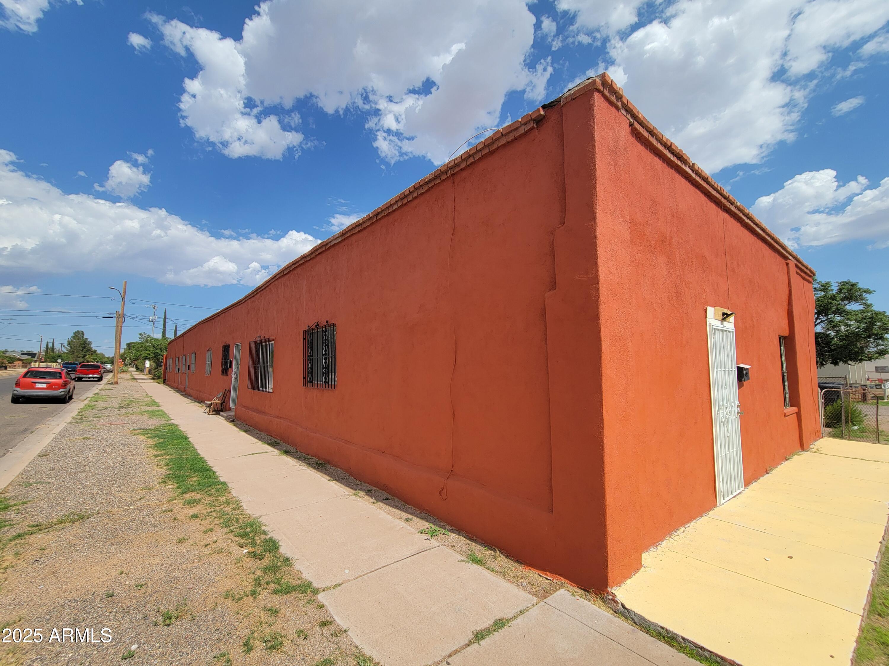 335 North G Avenue Douglas, AZ 85607 - Photo 8 of 20 a balcony view with a hallway