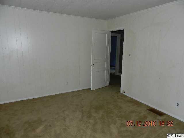 5513 Allen Road East Charlotte, NC 28269 - Photo 3 of 4 Gallery Image 3