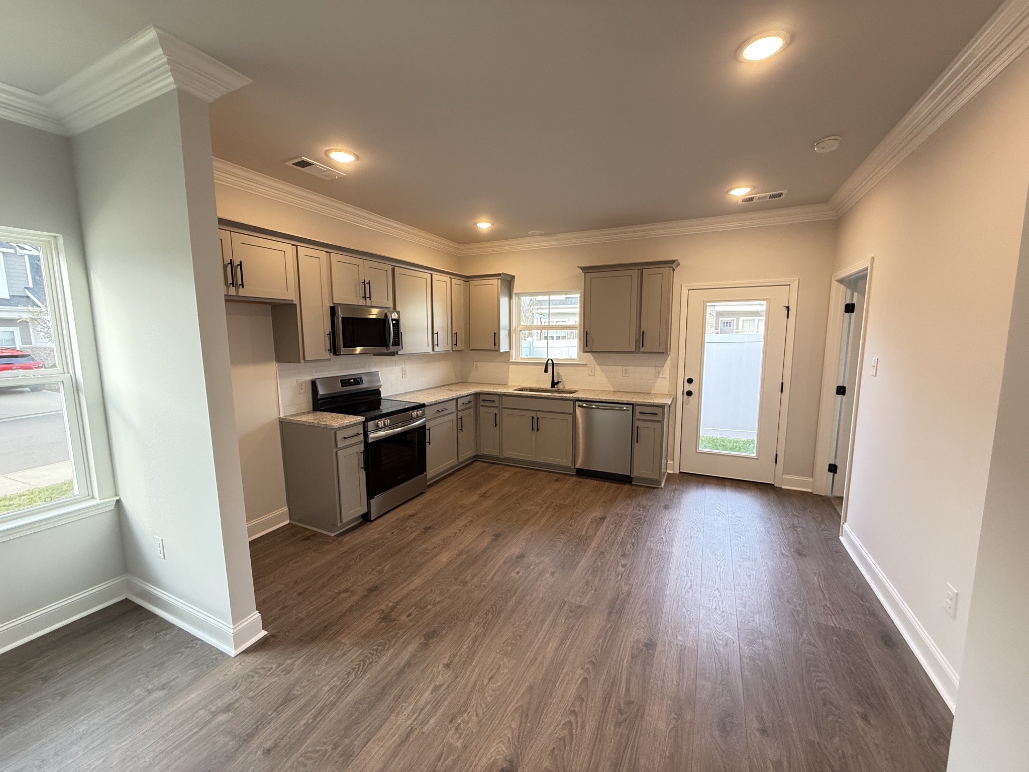 532 Rohan Drive Murfreesboro, TN 37129 - Photo 7 of 28 Gallery Image 7