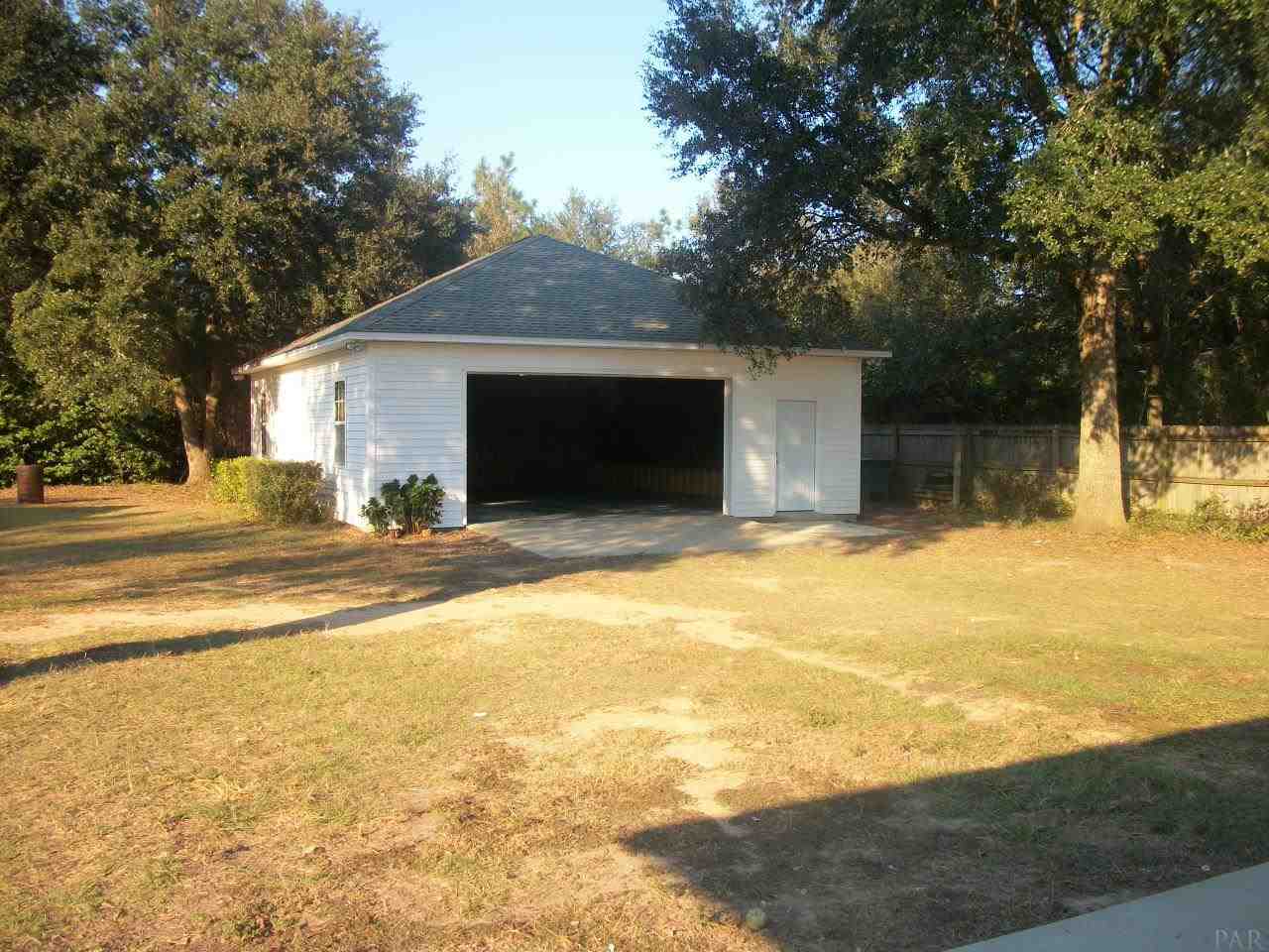 5345 Morgan Ridge Drive Milton, FL 32570 - Photo 2 of 28 Gallery Image 2