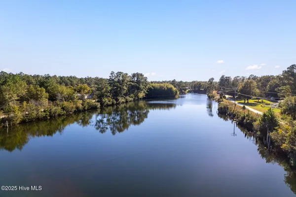 $2,500,000 | 33 Pender Lake Road, Currie, NC 28435
