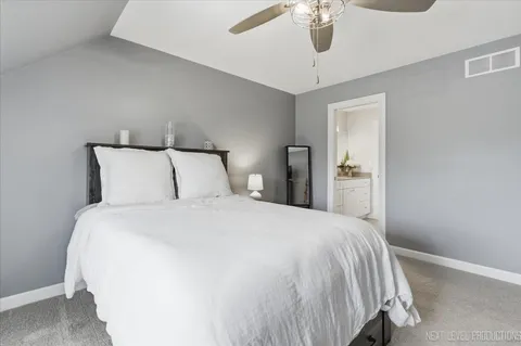 $949,900 | 2460 Bird Lane, Batavia, IL 60510