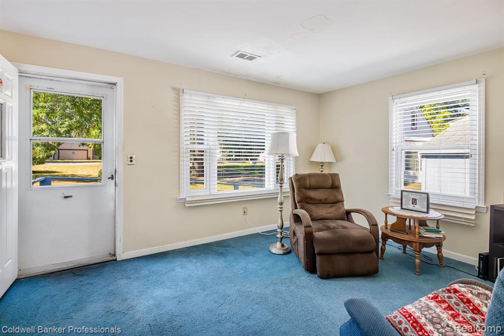 1460 Courtland Boulevard Rochester, MI 48307 - Photo 6 of 23