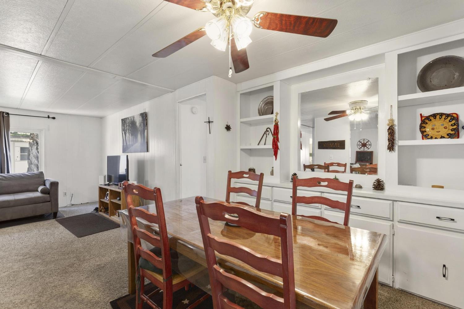 10383 Larkin Road, Unit 15 Live Oak, CA 95953 - Photo 12 of 32 a view of a dining room with furniture