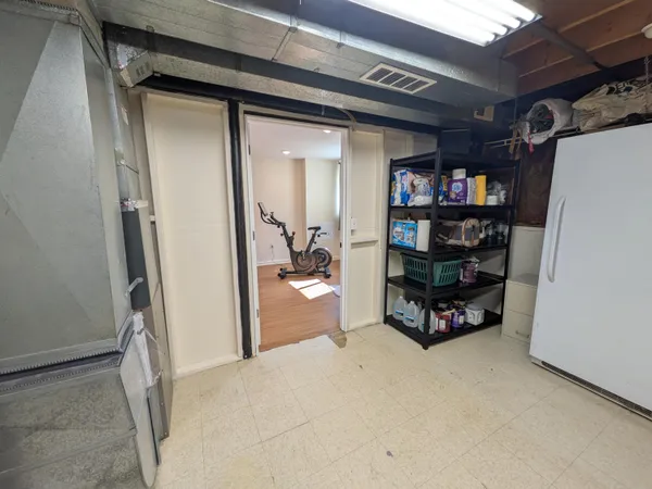 $279,000 | 18298 Alvaro Avenue, Riverview, MI 48193