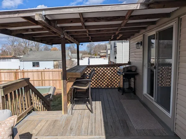 $279,000 | 18298 Alvaro Avenue, Riverview, MI 48193