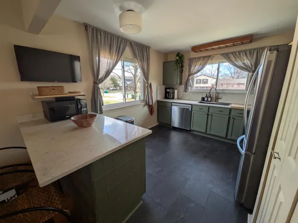 $279,000 | 18298 Alvaro Avenue, Riverview, MI 48193