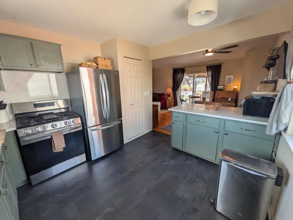 $279,000 | 18298 Alvaro Avenue, Riverview, MI 48193