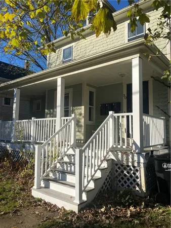 $2,000 | 30 Channing Street, Unit 3, Newport, RI 02840