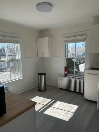 $2,000 | 30 Channing Street, Unit 3, Newport, RI 02840