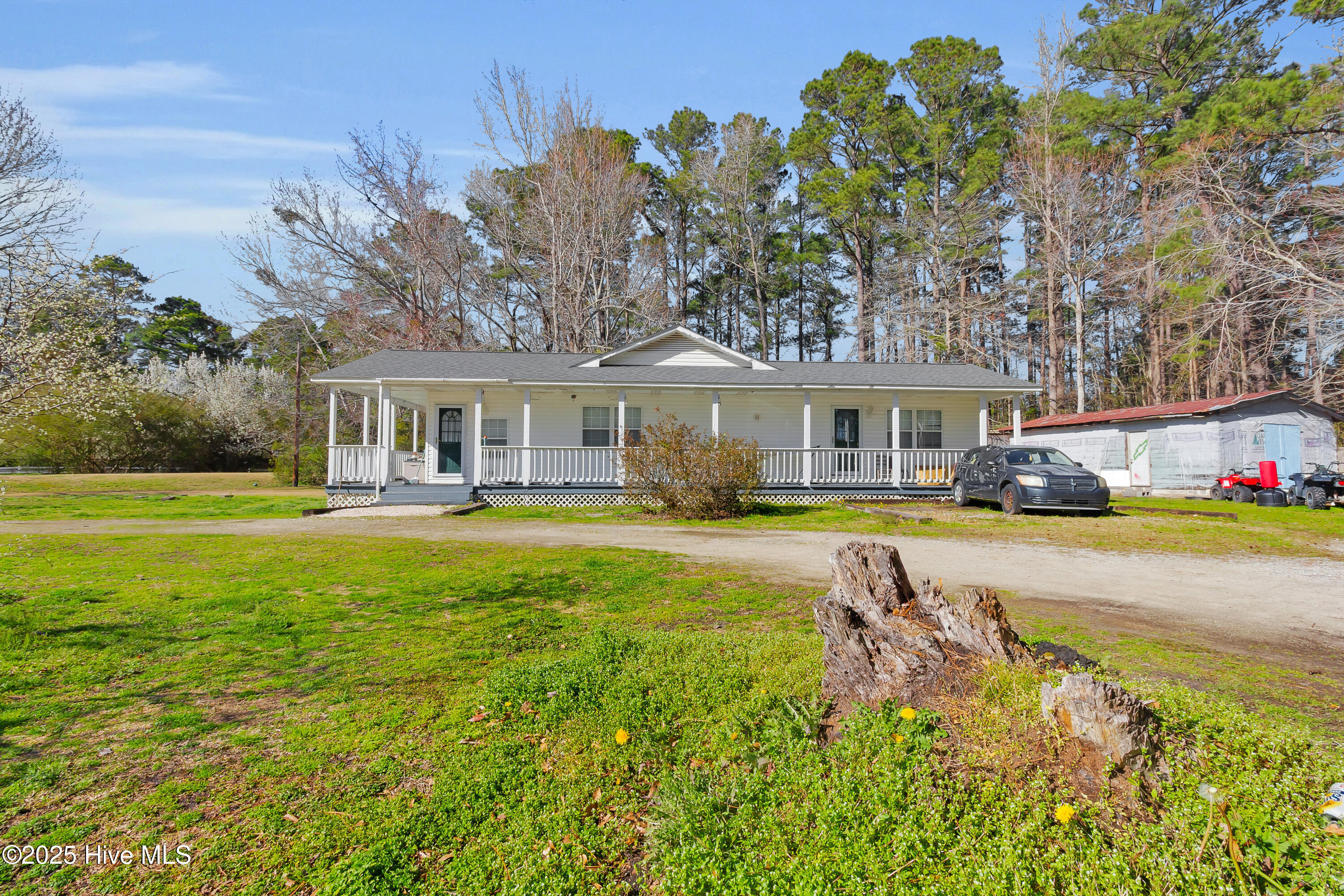 365 Lewis Farm Road New Bern, NC 28560 - Photo 2 of 27 14 (9)