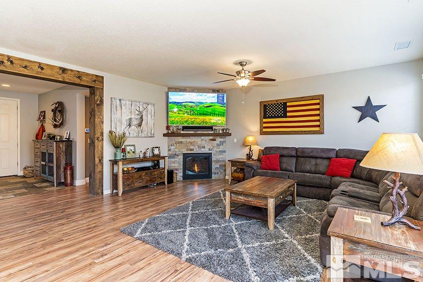 10878 Pebble Hill Drive Reno, NV 89521 - Photo 5 of 23 Photo 5
