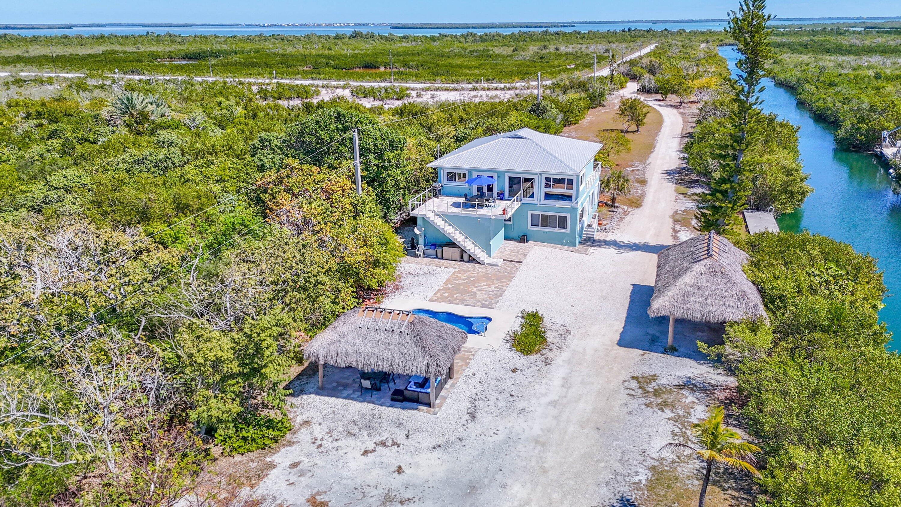 4670 Dorn Road Summerland Key, FL 33042 - Photo 25 of 42 050-4670DornRoad-house and tikis