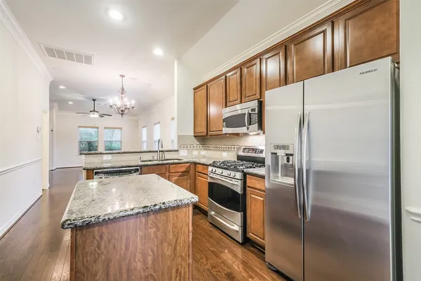 $1,950 | 3521 Clearview Circle, Houston, TX 77025