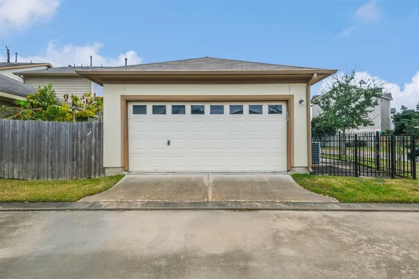 $1,950 | 3521 Clearview Circle, Houston, TX 77025