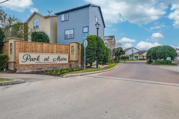 $1,950 | 3521 Clearview Circle, Houston, TX 77025