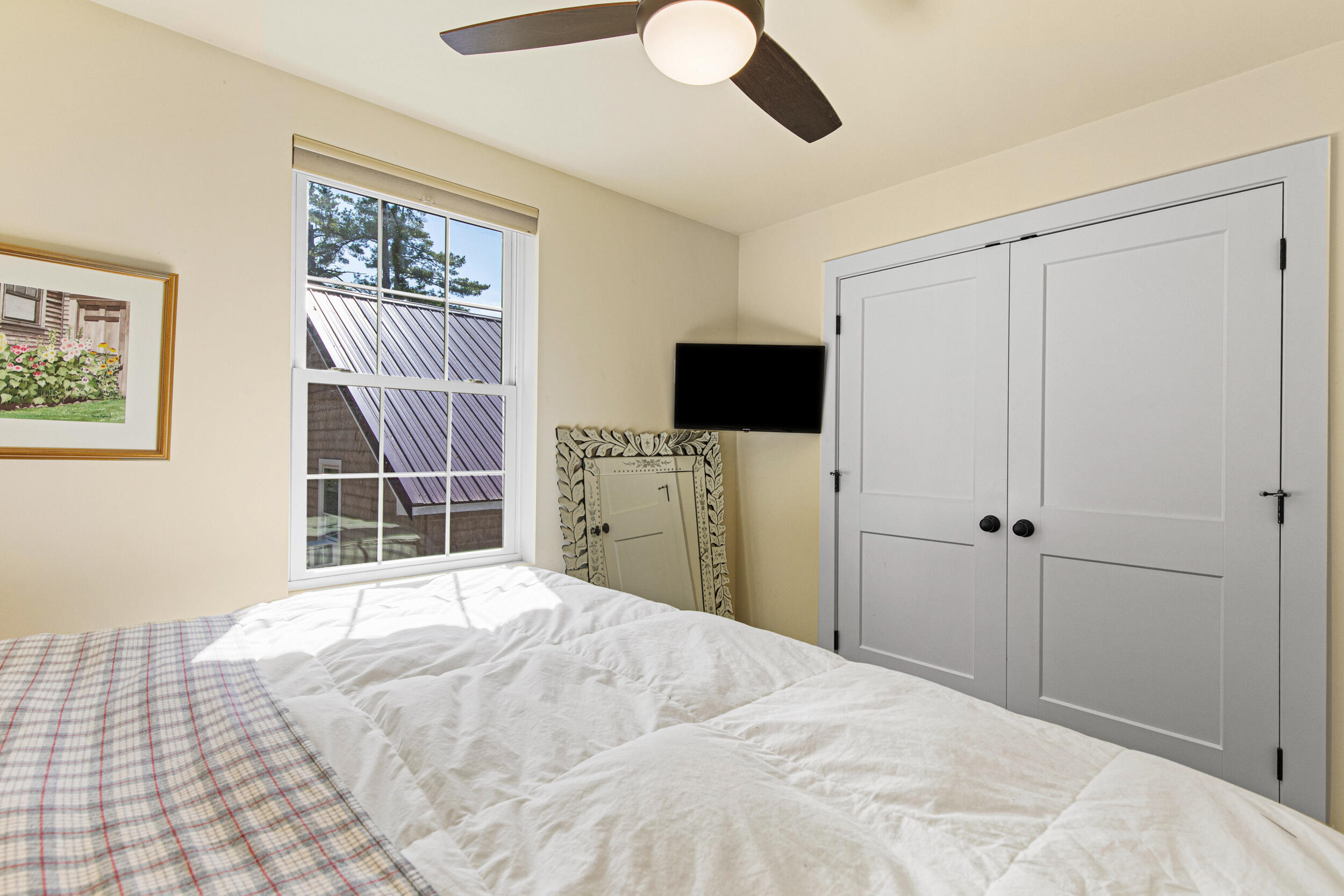 10 Gallinari Way Bridgton, ME 04009 - Photo 18 of 48 Guest bedroom