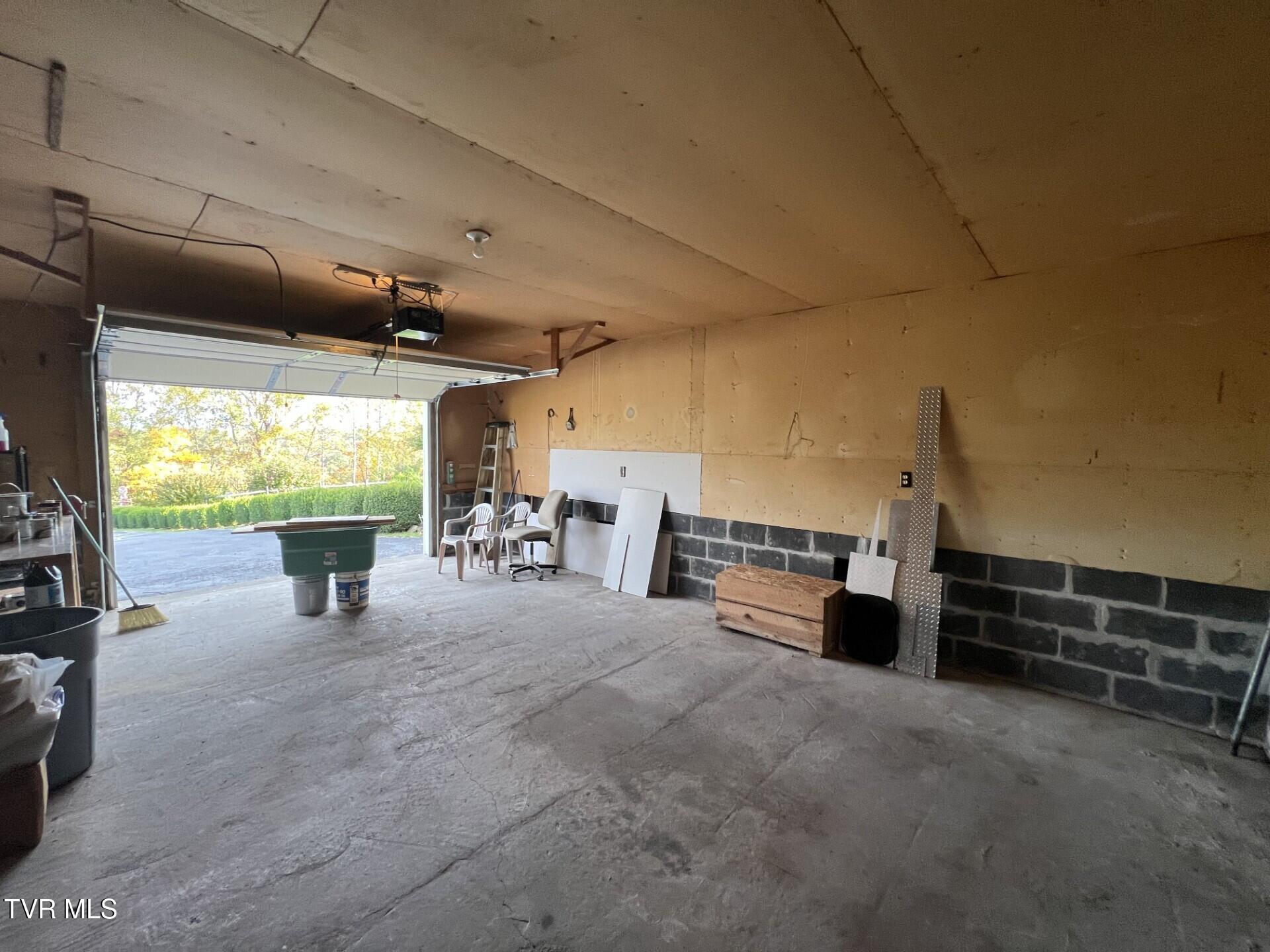 7049 DC Caney Ridge Road Coeburn, VA 24230 - Photo 32 of 35 Garage